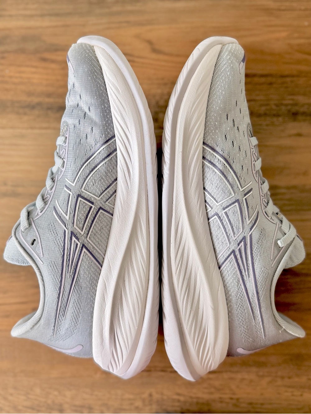 Asics Women's Light Gray and White Running Shoes - Picture 6 of 11